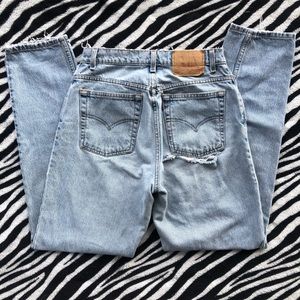 Vintage Levi’s 550 Relaxed High Waisted Jeans